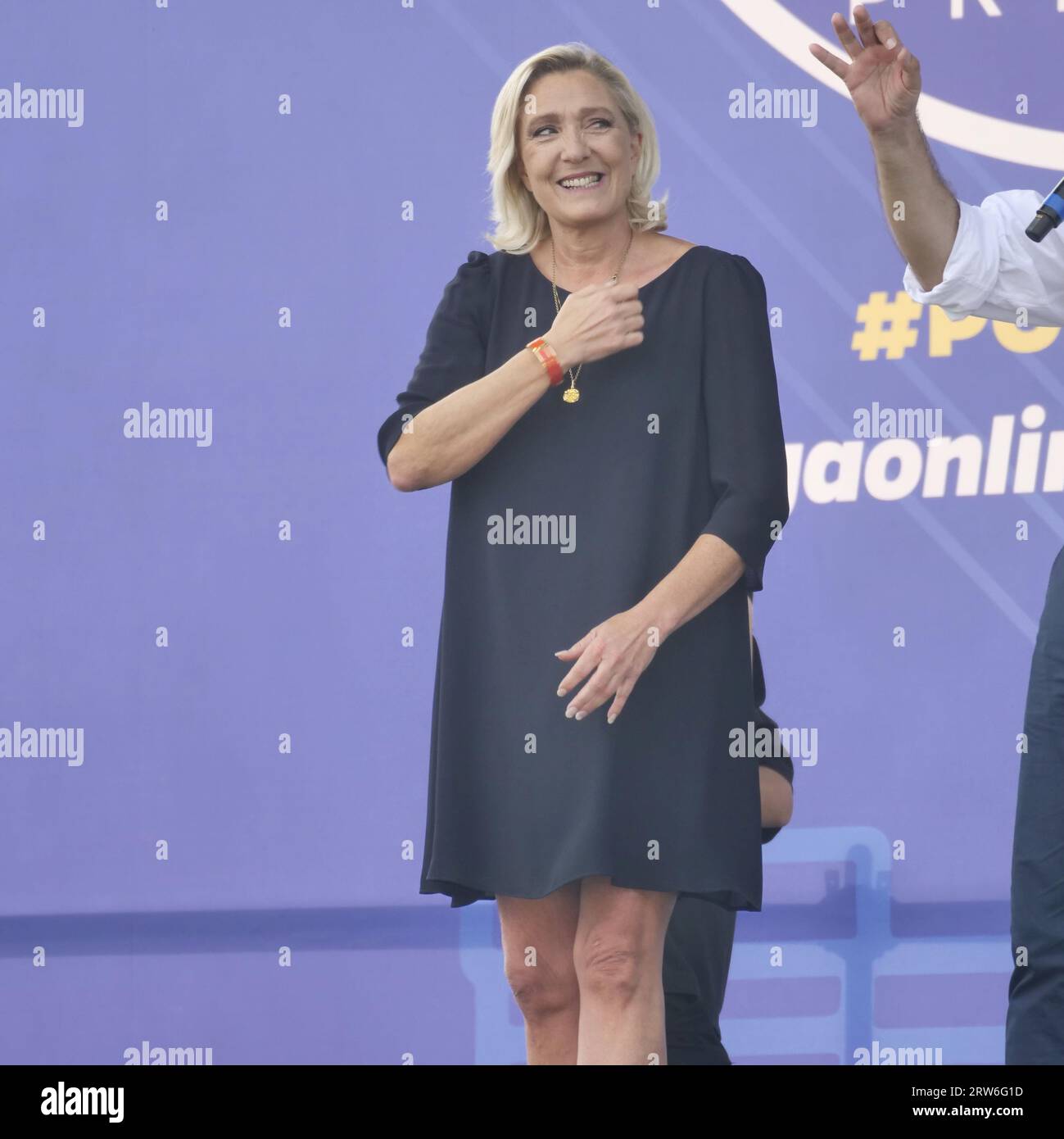 Marine le Pen leader del Rassemblement National di Francia, ospite d'onore al rally annuale della Lega Salvini a Pontida Foto Stock