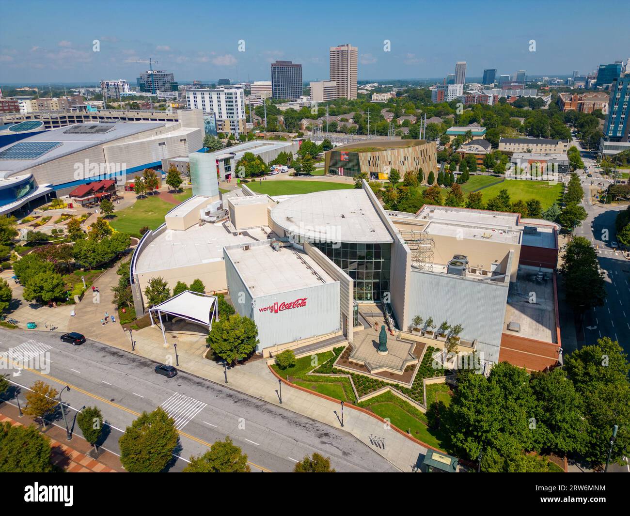 Atlanta, GA, USA - 8 settembre 2023: Foto aerea World of Coca Cola Atlanta GA Foto Stock