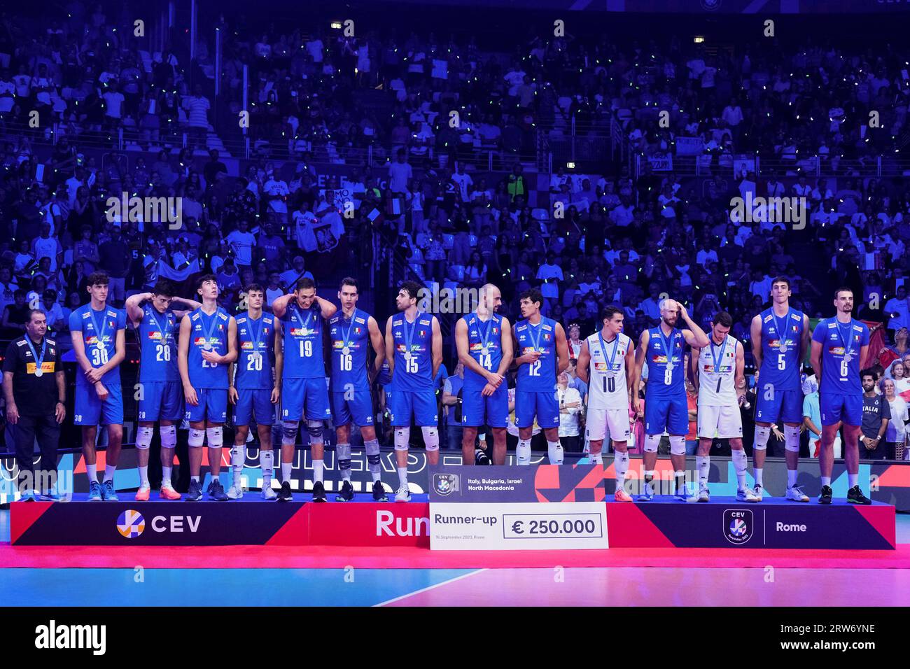 Roma, Italia. 16 settembre 2023. La nazionale italiana vince la medaglia d'argento al CEV Eurovolley maschile 2023 tra Italia e Polonia. La Polonia conquista la vittoria del CEV Euroovolley 2023 battendo l'Italia con un punteggio di 0-3 credito: SOPA Images Limited/Alamy Live News Foto Stock