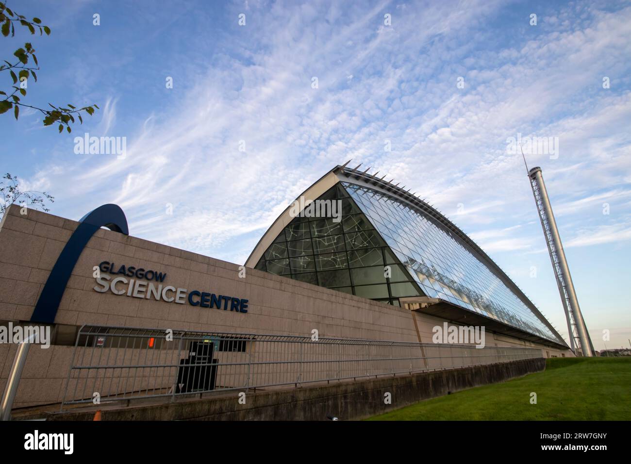 Il Glasgow Science Centre nell'area di Clyde Waterfront Regeneration sulla riva sud del fiume Clyde a Glasgow, Scozia Foto Stock