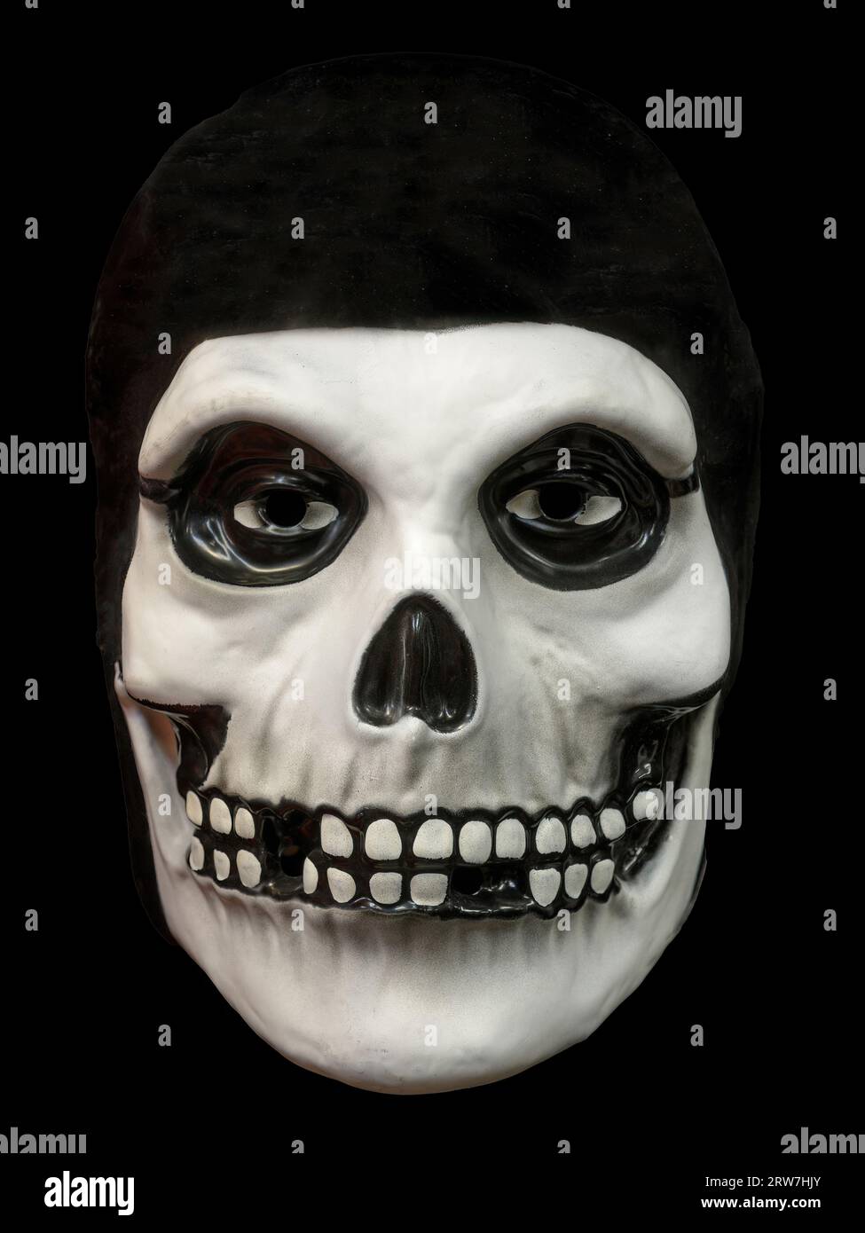 Maschera facciale del cranio di Fiend Skeleton isolata su sfondo nero Foto Stock