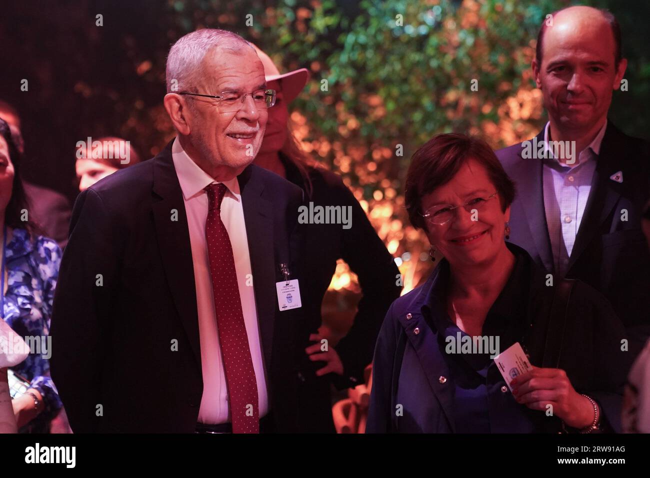 New York, USA. 17 settembre 2023. Il presidente austriaco Alexander Van der Bellen visita il padiglione degli obiettivi di sviluppo sostenibile presso la sede delle Nazioni Unite a New York il 17 settembre 2023. (Foto di Lev Radin/Sipa USA) credito: SIPA USA/Alamy Live News Foto Stock