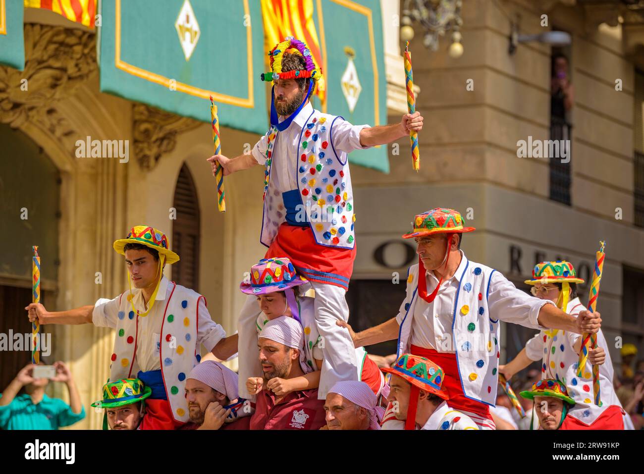 Castells (torri umane) nel giorno di Sant Fèlix del 2022. Il festival principale di Vilafranca del Penedès (Barcellona, Catalogna, Spagna) Foto Stock