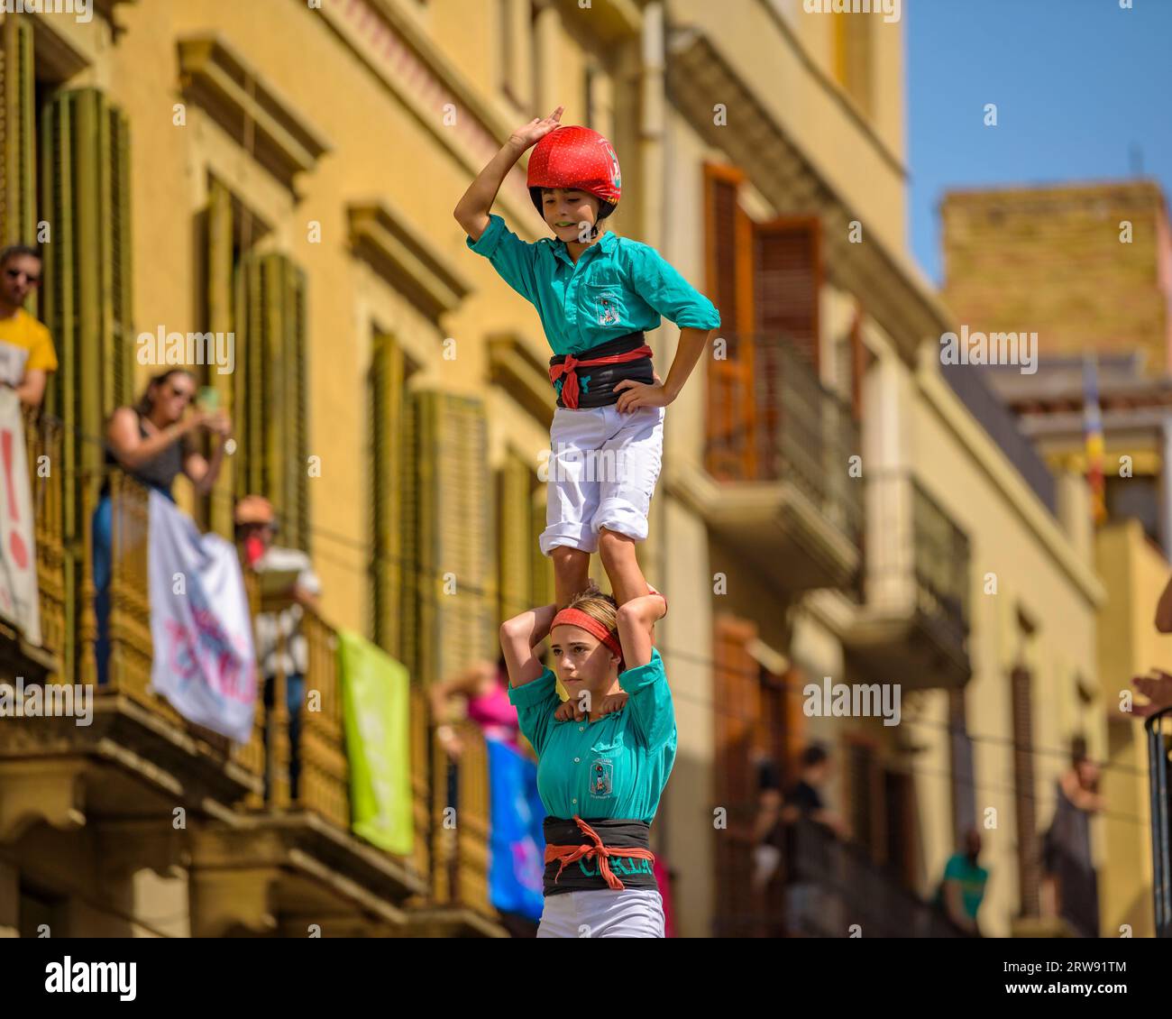 Castells (torri umane) nel giorno di Sant Fèlix del 2022. Il festival principale di Vilafranca del Penedès (Barcellona, Catalogna, Spagna) Foto Stock