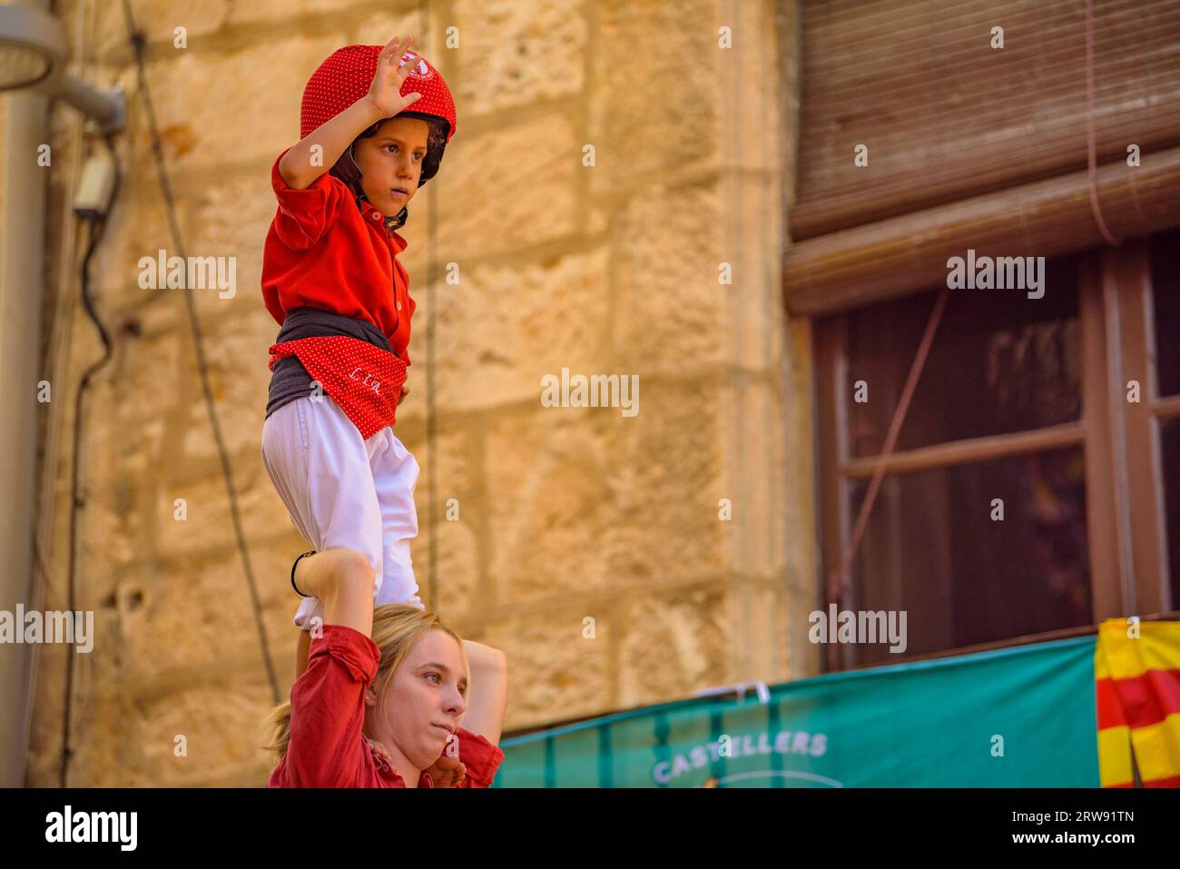 Castells (torri umane) nel giorno di Sant Fèlix del 2022. Il festival principale di Vilafranca del Penedès (Barcellona, Catalogna, Spagna) Foto Stock