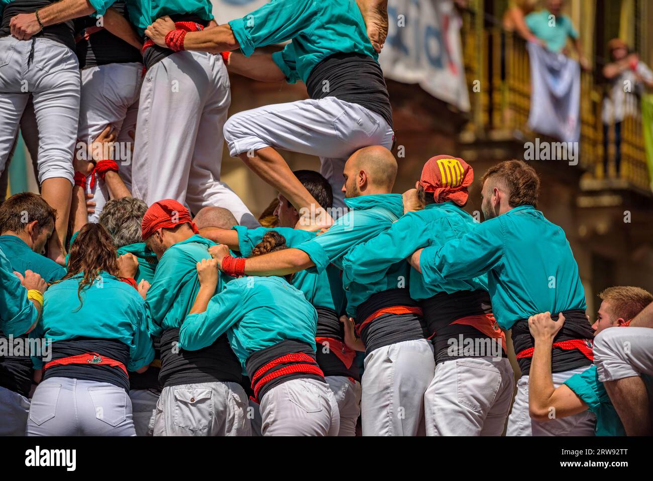 Castells (torri umane) nel giorno di Sant Fèlix del 2022. Il festival principale di Vilafranca del Penedès (Barcellona, Catalogna, Spagna) Foto Stock