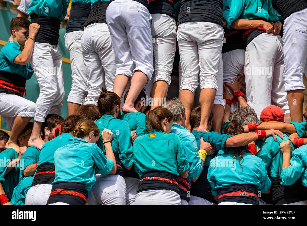 Castells (torri umane) nel giorno di Sant Fèlix del 2022. Il festival principale di Vilafranca del Penedès (Barcellona, Catalogna, Spagna) Foto Stock