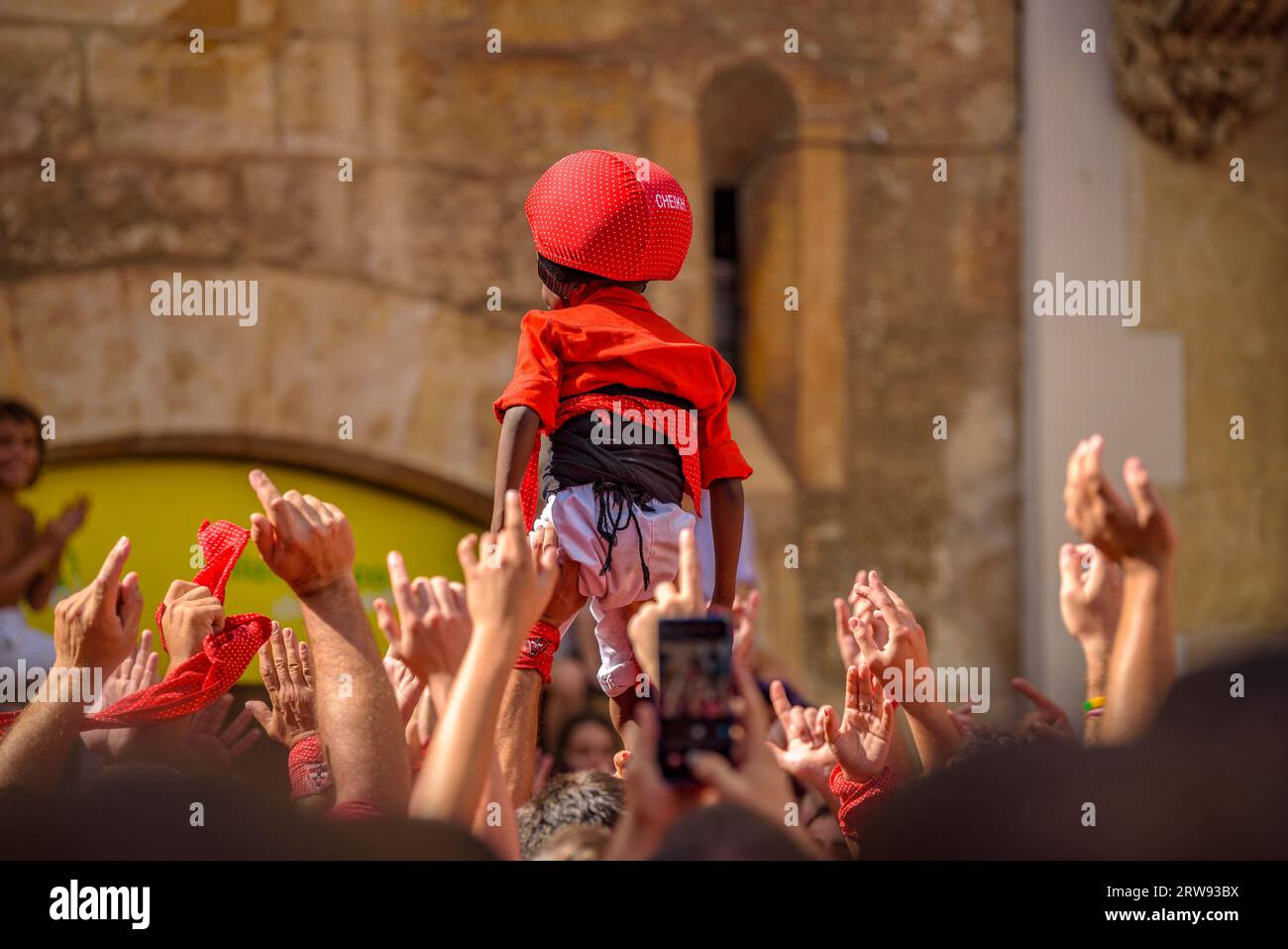 Castells (torri umane) nel giorno di Sant Fèlix del 2022. Il festival principale di Vilafranca del Penedès (Barcellona, Catalogna, Spagna) Foto Stock