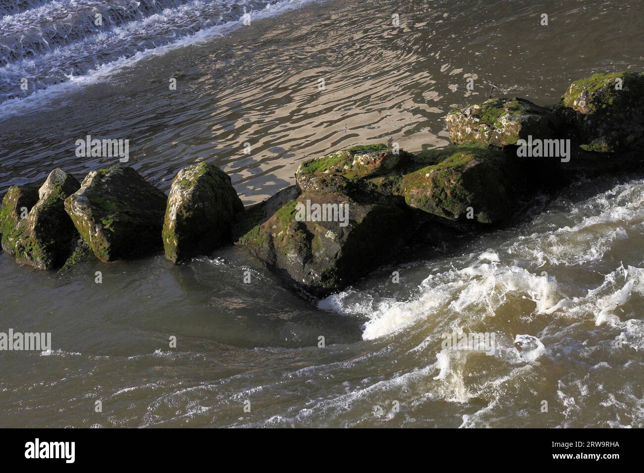 Piccolo sbarramento della Saar a Sarrebourg, Lorena, Francia, foto a grandezza naturale Foto Stock