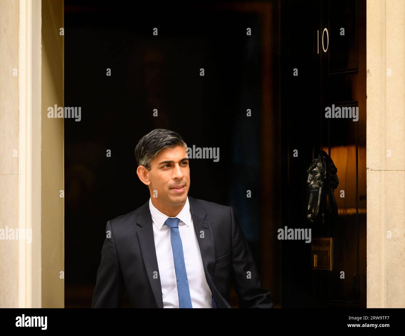Rishi Sunak deputato - primo Ministro britannico - Leaving 10 Downing Street for Premier's Questions in the Commons, 13 settembre 2023 Foto Stock