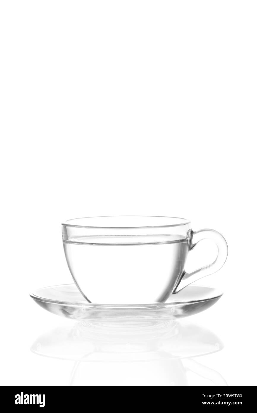 Tazza di acqua calda isolati su sfondo bianco Foto Stock