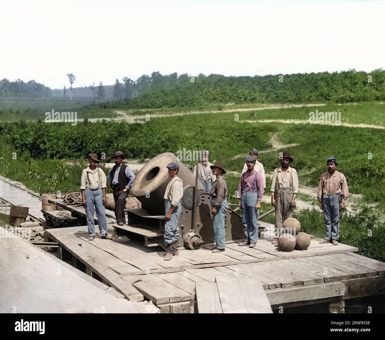 Mortaio gigante immagini e fotografie stock ad alta risoluzione - Alamy