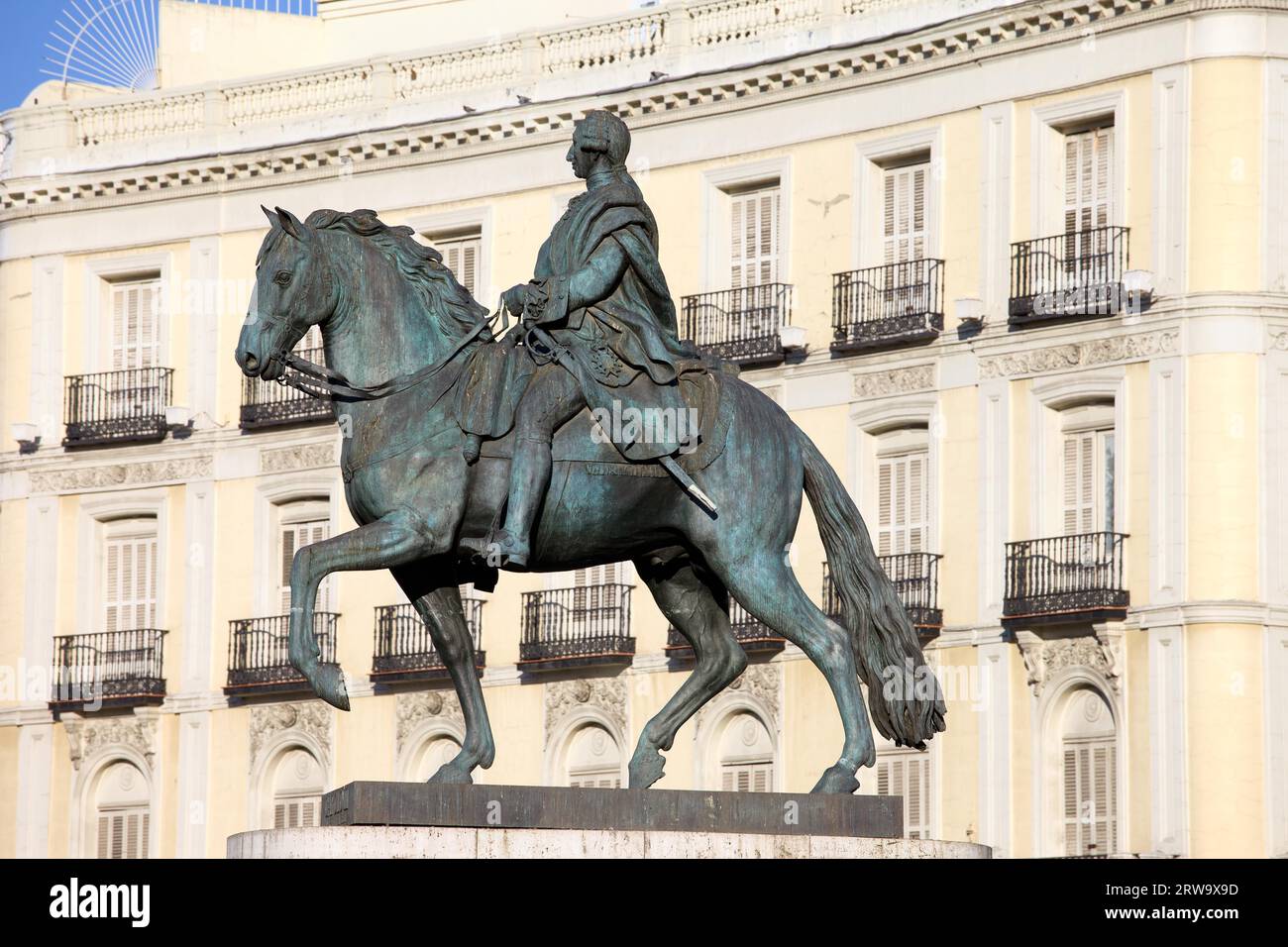 Statua equestre di re Carlo III, monumento a Puerta del Sol a Madrid, Spagna Foto Stock