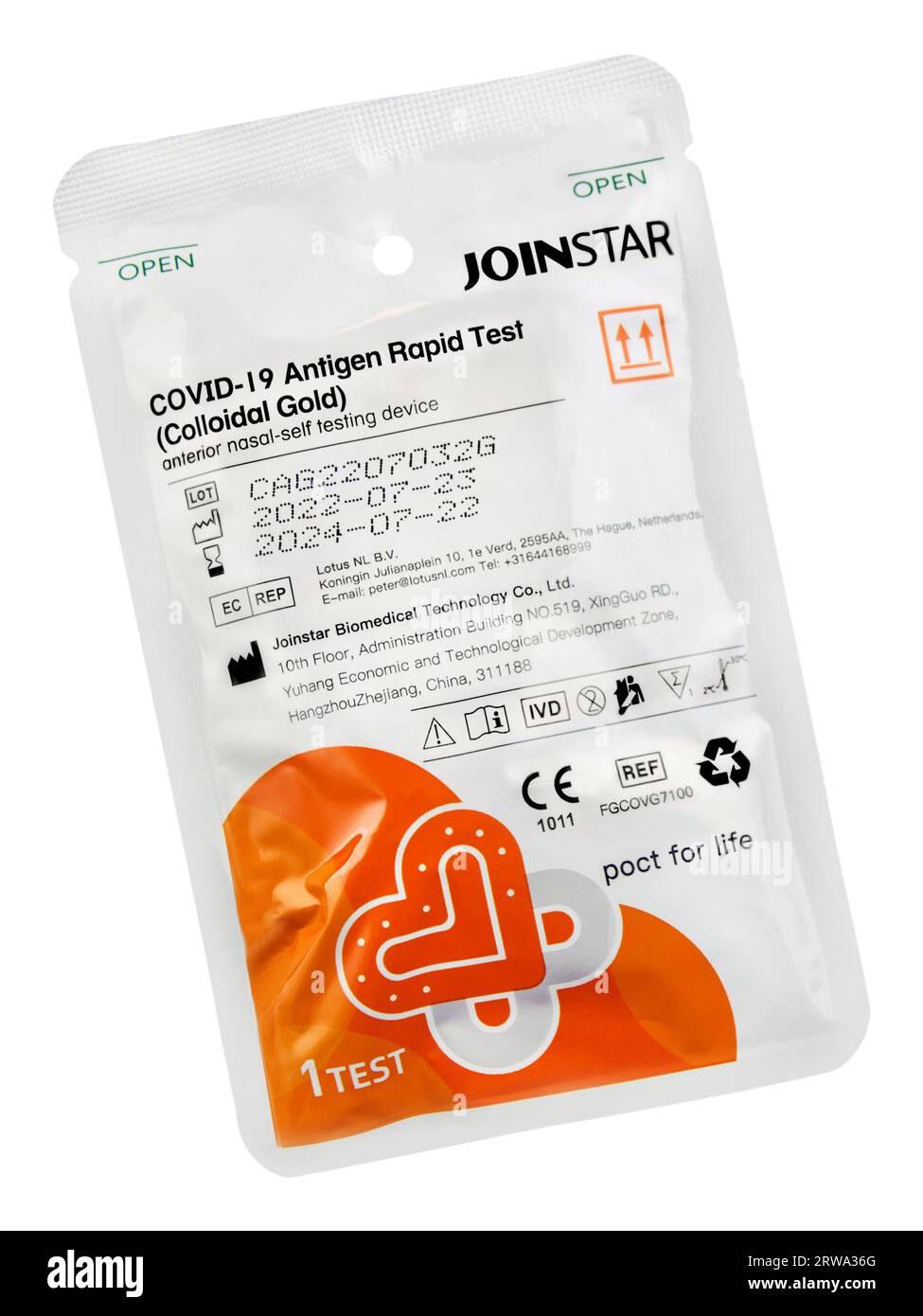 Test rapido antigene Covid-19 Joinstar sfondo bianco isolato oro colloidale Foto Stock