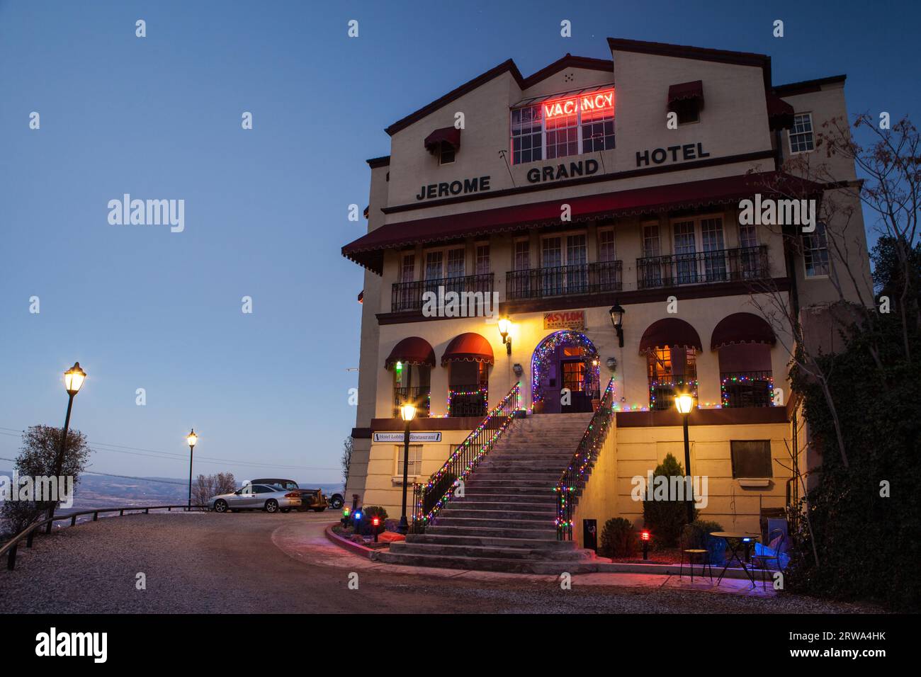 Jerome, USA, 4 febbraio 2013: Il Jerome Grand Hotel è un antico hotel infestato da fantasmi in questa grande città mineraria dell'oro in Arizona, Stati Uniti Foto Stock