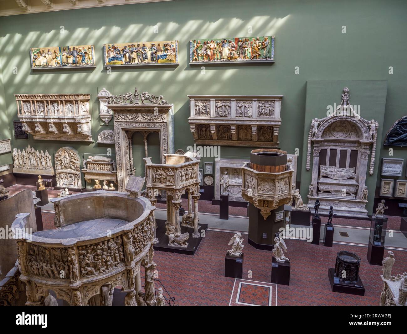 Cast Courts, sala 46b, The Weston Cast Court, copie di famose opere d'arte provenienti da tutto il mondo, V&A Museum, Londra, Inghilterra, Regno Unito, GB. Foto Stock