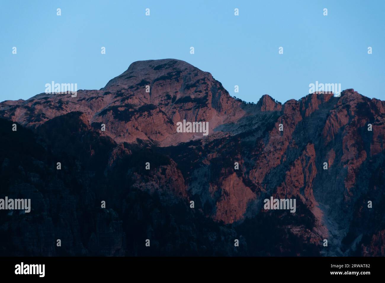 tramonto sulle alpi dinariche, albania Foto Stock