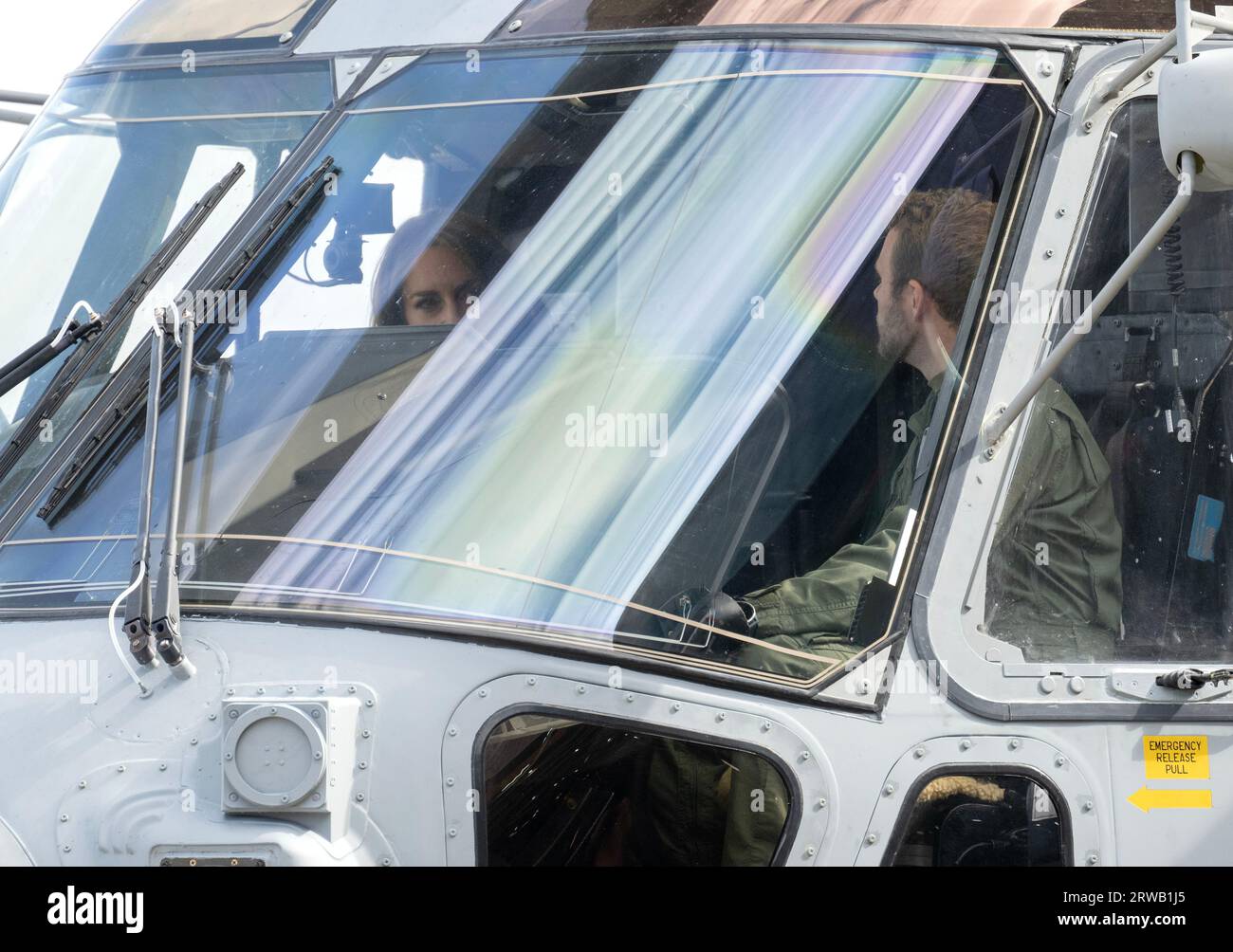 Somerset, Regno Unito. 18 settembre 2023. La Princess of Wales visita la Royal Naval Air Station Yeovilton, una delle due principali stazioni aeree della Royal Navy, e uno dei più trafficati aeroporti militari del Regno Unito. La visita segue il recente annuncio che sua Maestà il Re ha nominato la Principessa, Commodoro-in-Chief, Fleet Air Arm. Credito: Doug Peters/EMPICS/Alamy Live News Foto Stock