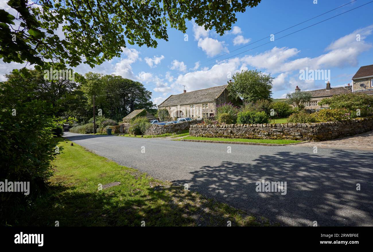 Stalla convertita in un soleggiato pomeriggio di agosto ad Halton East Foto Stock