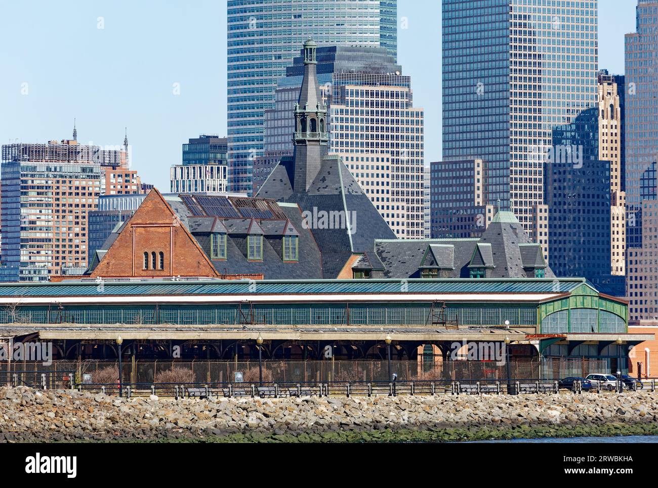 Terminal Central Railroad of New Jersey: Stazione ferroviaria, una volta coperta 20 binari e 350 treni al giorno. Progettato da Abraham Lincoln Bush e costruito nel 1913. Foto Stock