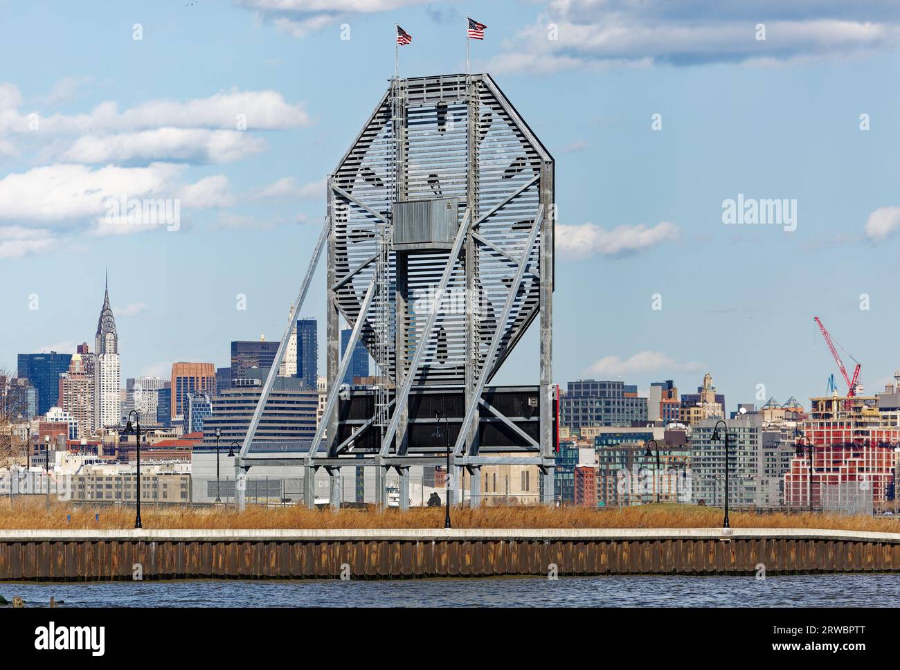 Colgate Clock, un tempo in cima all'ex quartier generale di Colgate-Palmolive in Hudson Street, è ora in un lotto vuoto e gestito da Goldman Sachs. Foto Stock