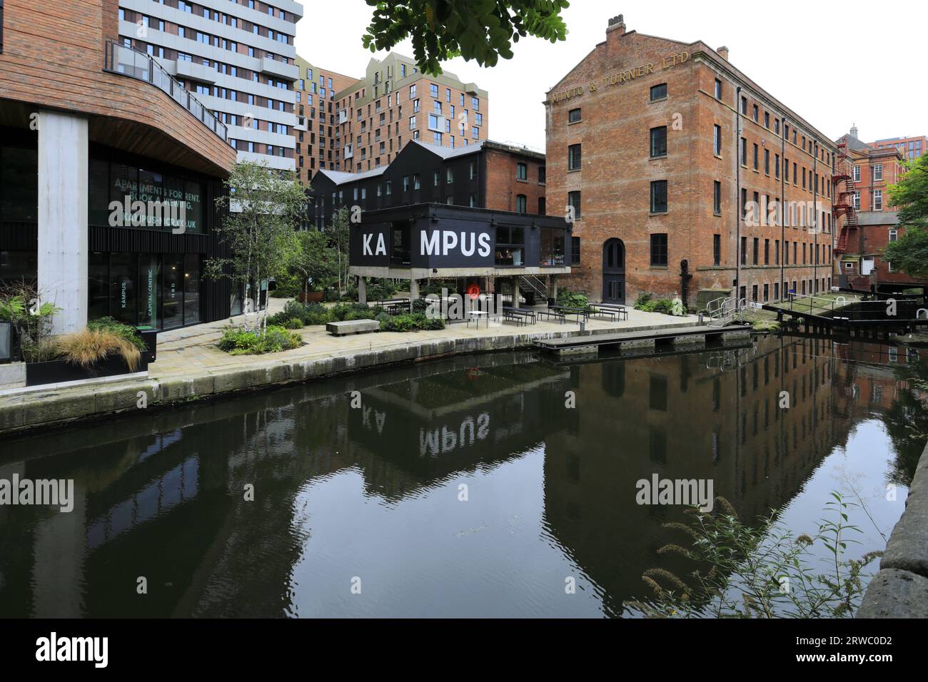 Vista lungo Canal Street, il villaggio gay di Manchester, Manchester City, Inghilterra, Regno Unito Foto Stock