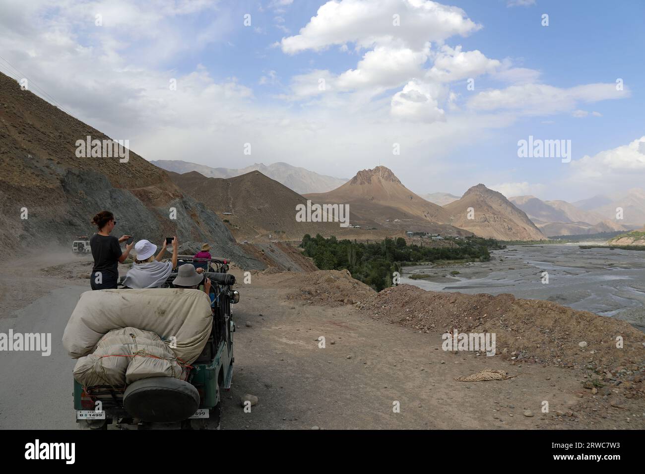 Viaggiatori nella regione di Gilgit Baltistan nel nord del Pakistan Foto Stock