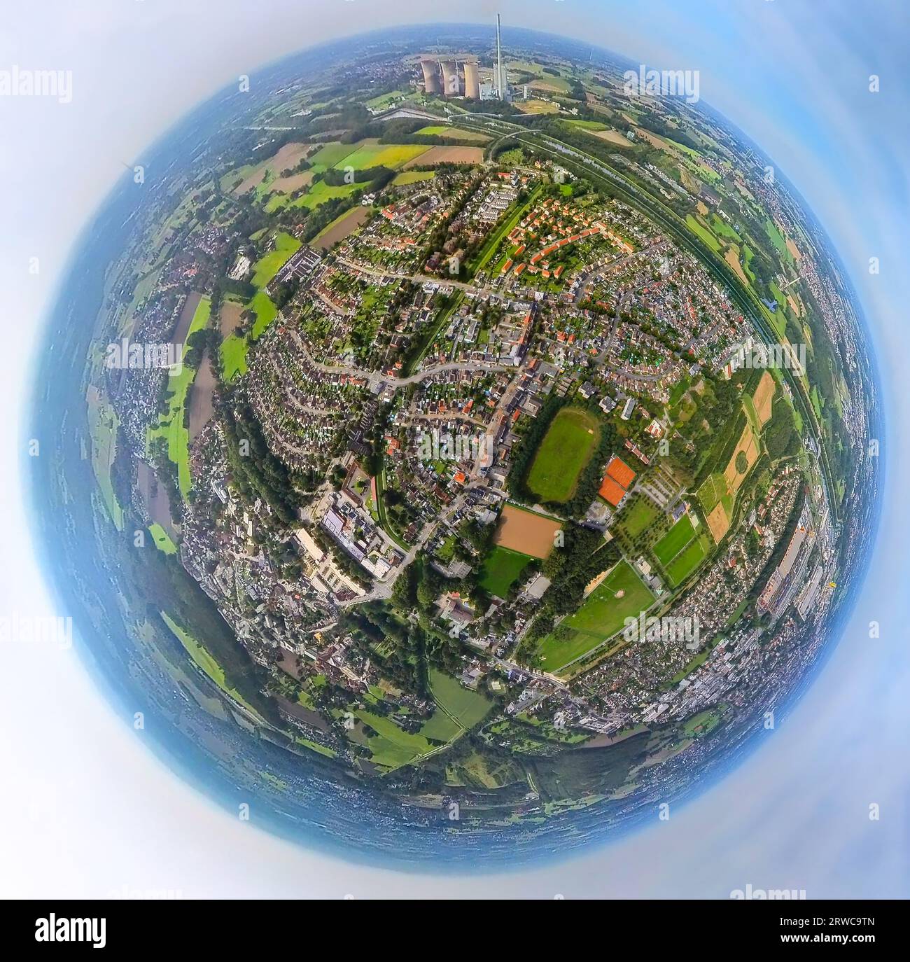 Vista aerea, quartiere di Herringen con vista sulla città, Lippepark Hamm - Schacht Franz, Glück-Auf-Stadion, globo, fisheye shot, fish eye shot, colpo a 360 gradi, stagno Foto Stock