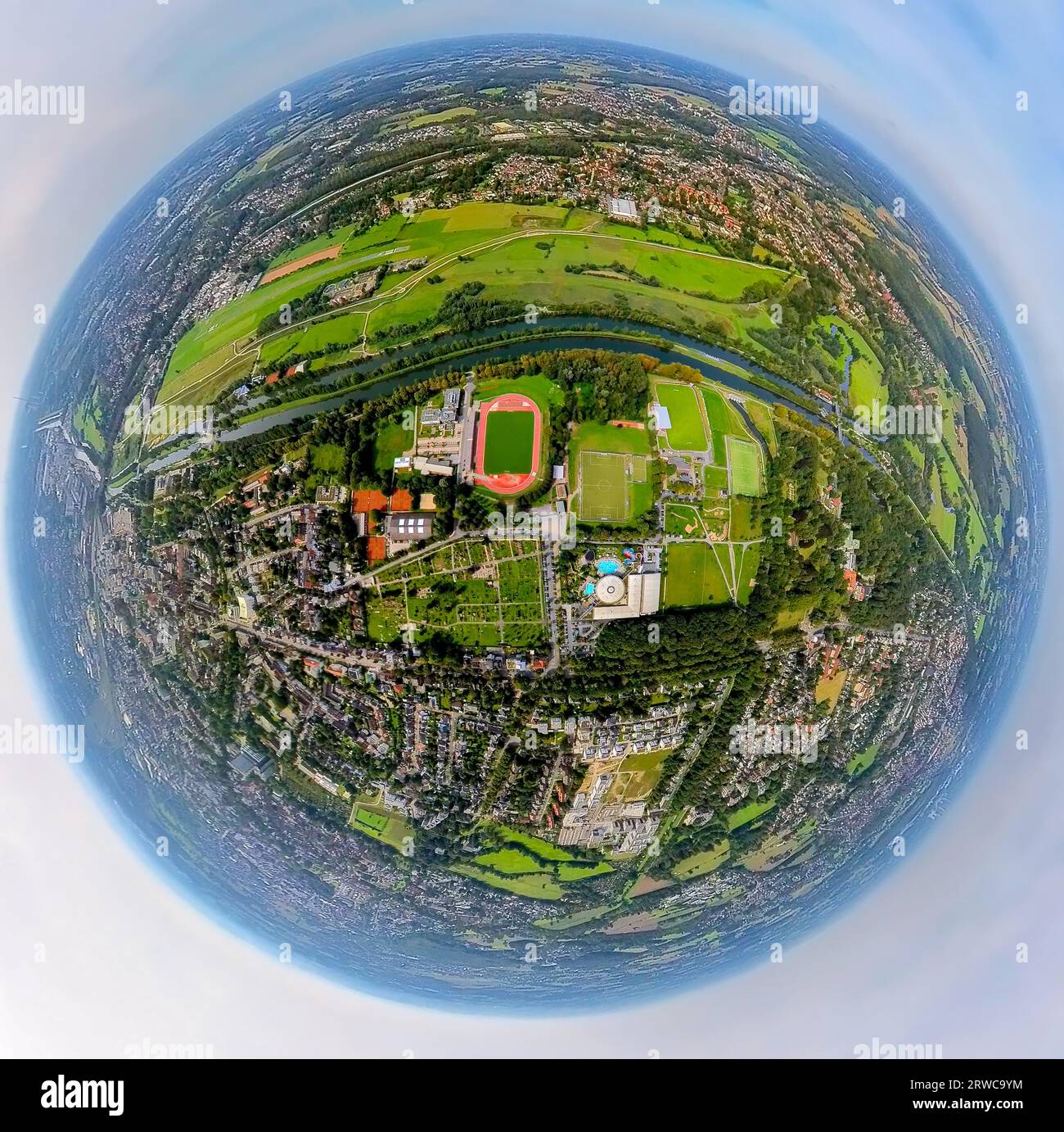 Vista aerea, centro sportivo a est con Jahnstadion e Maximare Erlebnistherme, canale di Datteln-Hamm e fiume Lippe, globo, fisheye shot, scatto a 360 gradi Foto Stock