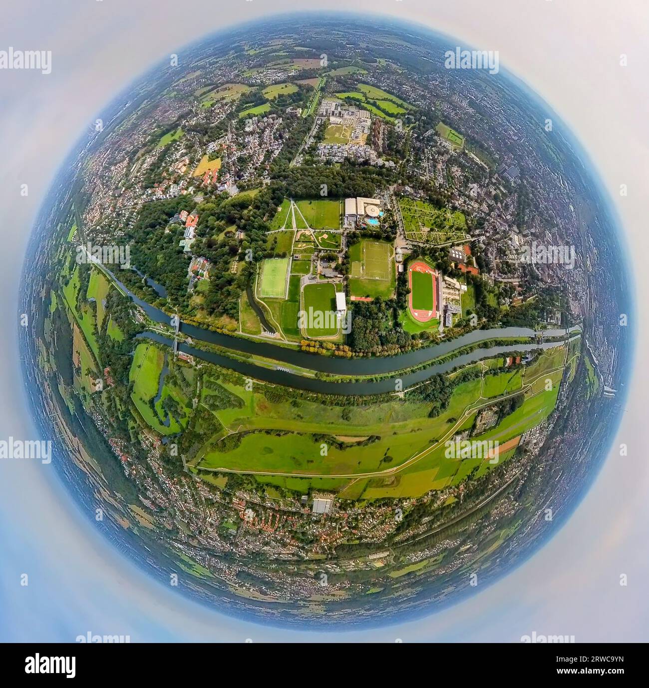 Vista aerea, centro sportivo a est con Jahnstadion e Maximare Erlebnistherme, canale di Datteln-Hamm e fiume Lippe, globo, fisheye shot, scatto a 360 gradi Foto Stock