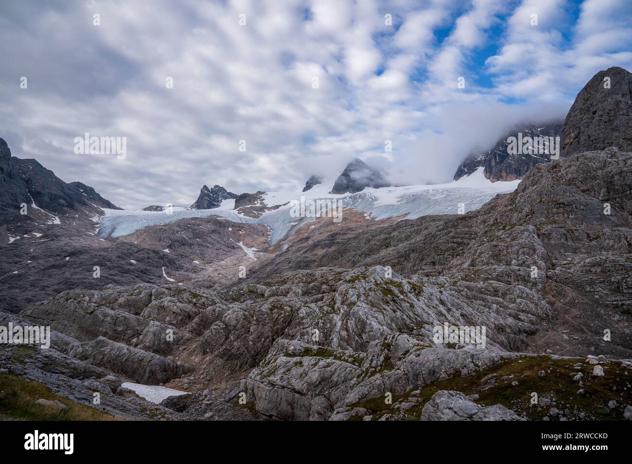 Ghiacciaio Dachstein e vetta montuosa, Dachstein Massiv Foto Stock