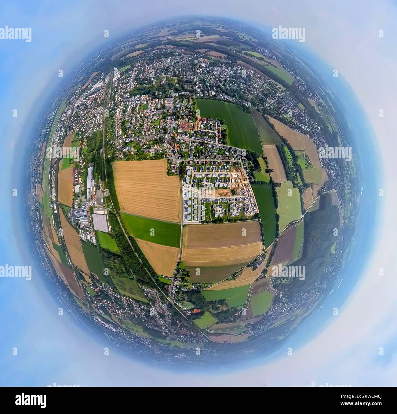 Veduta aerea, parco residenziale Emscherquelle nuova zona di costruzione con cantiere, Hohenleuchte nella zona dell'ex caserma Emscher, Globe, Foto Stock