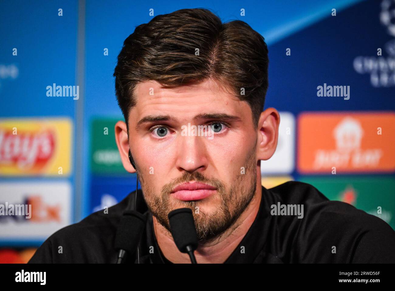 Parigi, Francia, Francia. 18 settembre 2023. Gregor KOBEL del Borussia Dortmund durante una conferenza stampa del Borussia Dortmund al Parc des Princes Stadium il 18 settembre 2023 a Parigi, in Francia. (Immagine di credito: © Matthieu Mirville/ZUMA Press Wire) SOLO USO EDITORIALE! Non per USO commerciale! Foto Stock