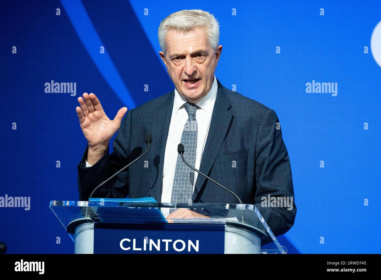 New York City, Stati Uniti. 18 settembre 2023. Filippo grandi, alto Commissario per i rifugiati, alto Commissario delle Nazioni Unite per i rifugiati (UNHCR), parla alla conferenza Clinton Global Initiative tenutasi all'Hilton Midtown Hotel di New York City. Credito: SOPA Images Limited/Alamy Live News Foto Stock