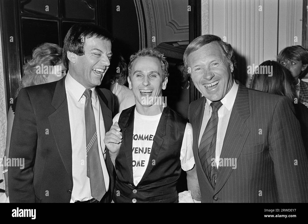 LONDRA, REGNO UNITO. 3 settembre 1986: Tony Blackburn, Wayne Sleep e David Hamilton ad una festa a Londra. Foto del file © Paul Smith/Featureflash Foto Stock