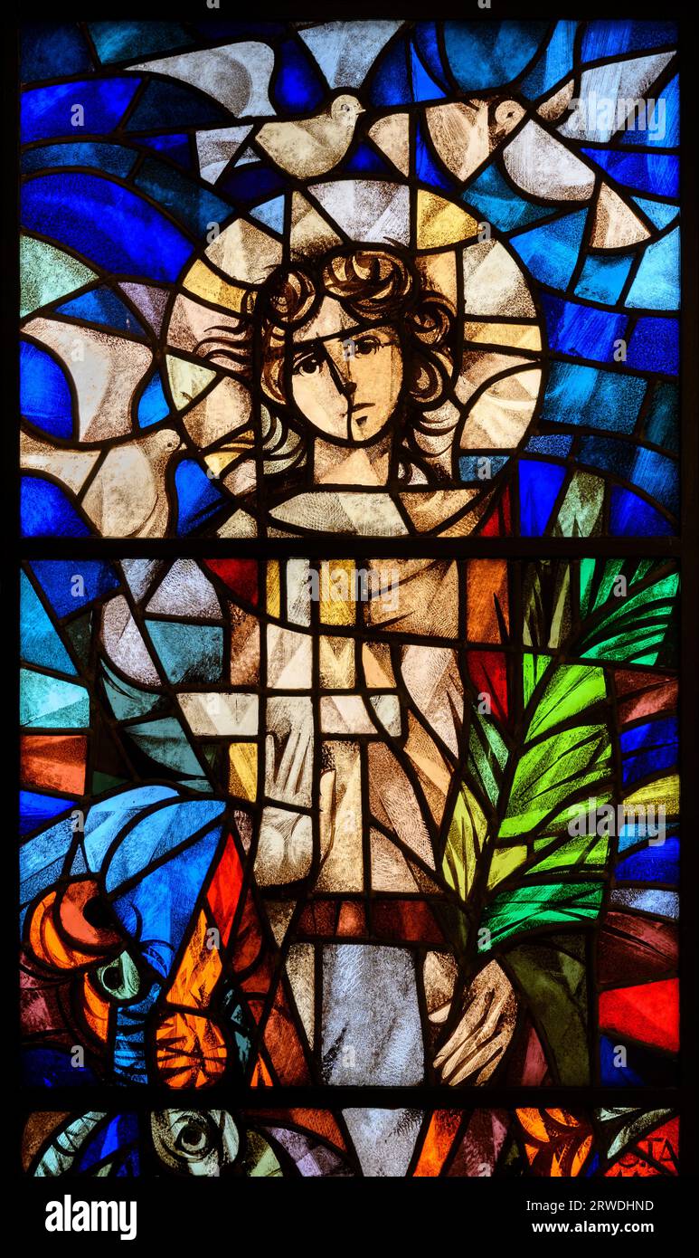 Santa Margherita di Antiochia. Vetrata realizzata da Luis Filipe de Abreu. Casa-Museu Medeiros e Almeida, Lisbona, Portogallo. Foto Stock