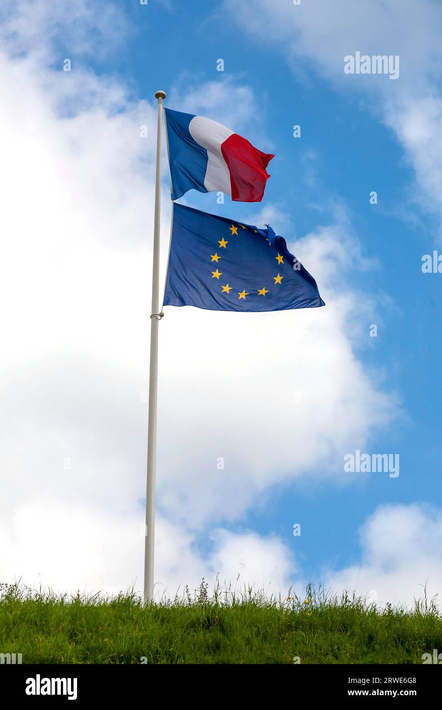 Bandiera francese ed europea, Francia Foto Stock