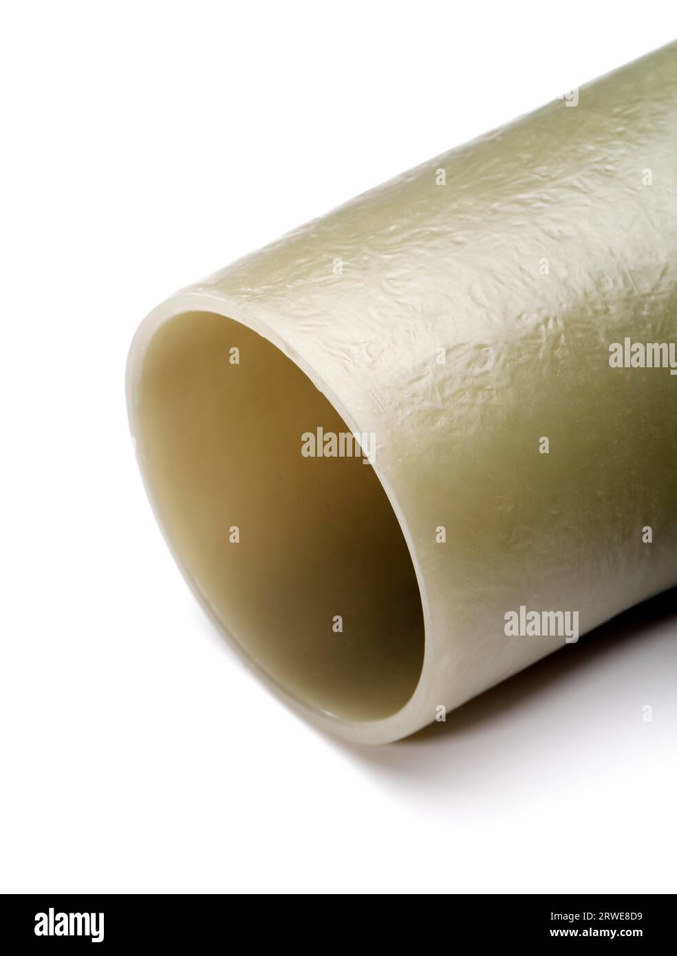 Tubo composito in fibra di vetro resistente alla corrosione utilizzato in applicazioni industriali Foto Stock