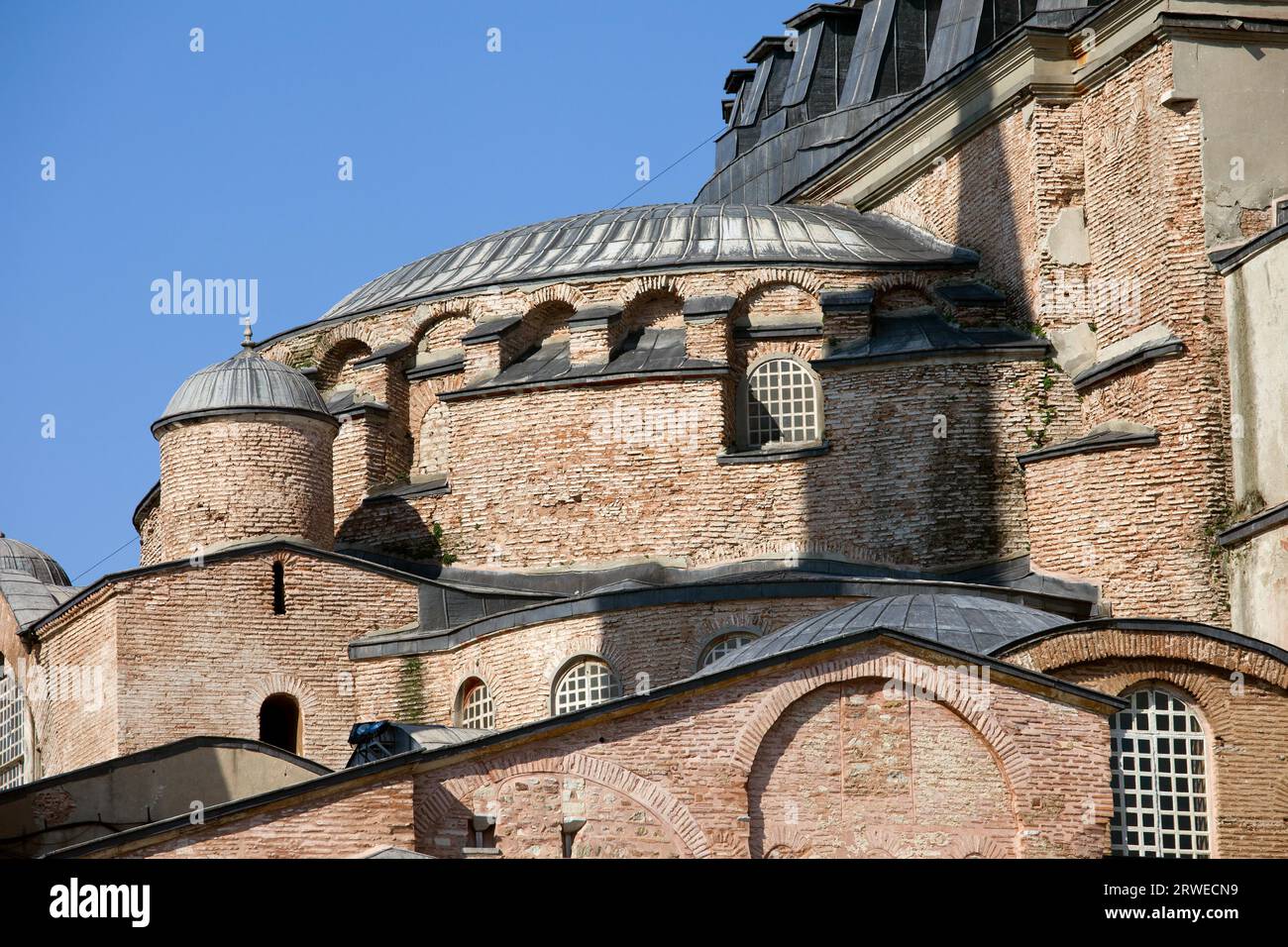 Dettagli architettonici bizantini di Hagia Sophia (la chiesa della Santa Sapienza o Ayasofya in turco), un famoso punto di riferimento storico a Istanbul Foto Stock