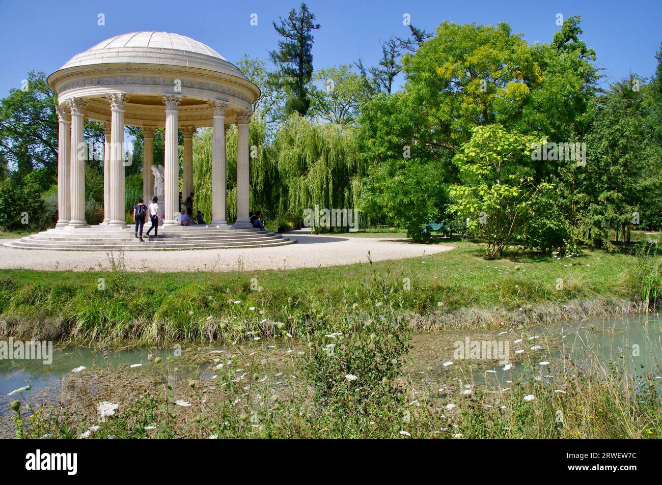 Il Tempio dell'amore nel Giardino inglese della Reggia di Versailles. Versailles, Francia. Foto Stock