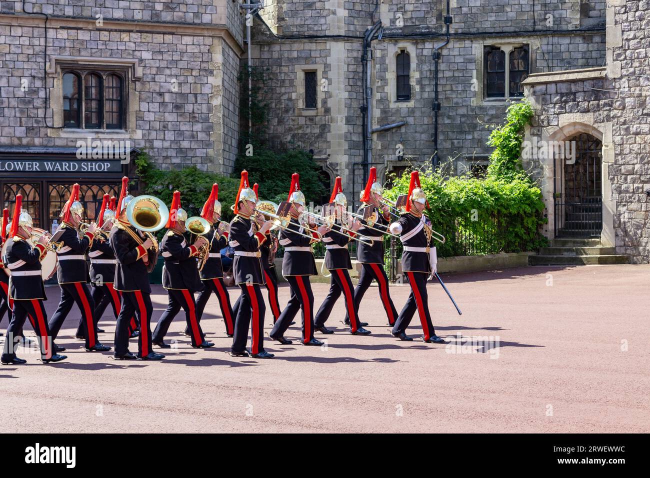 WINDSOR, GRAN BRETAGNA - 19 MAGGIO 2014: Questa è una banda militare alla cerimonia di cambio della guardia della Guardia reale al Castello di Windsor. Foto Stock