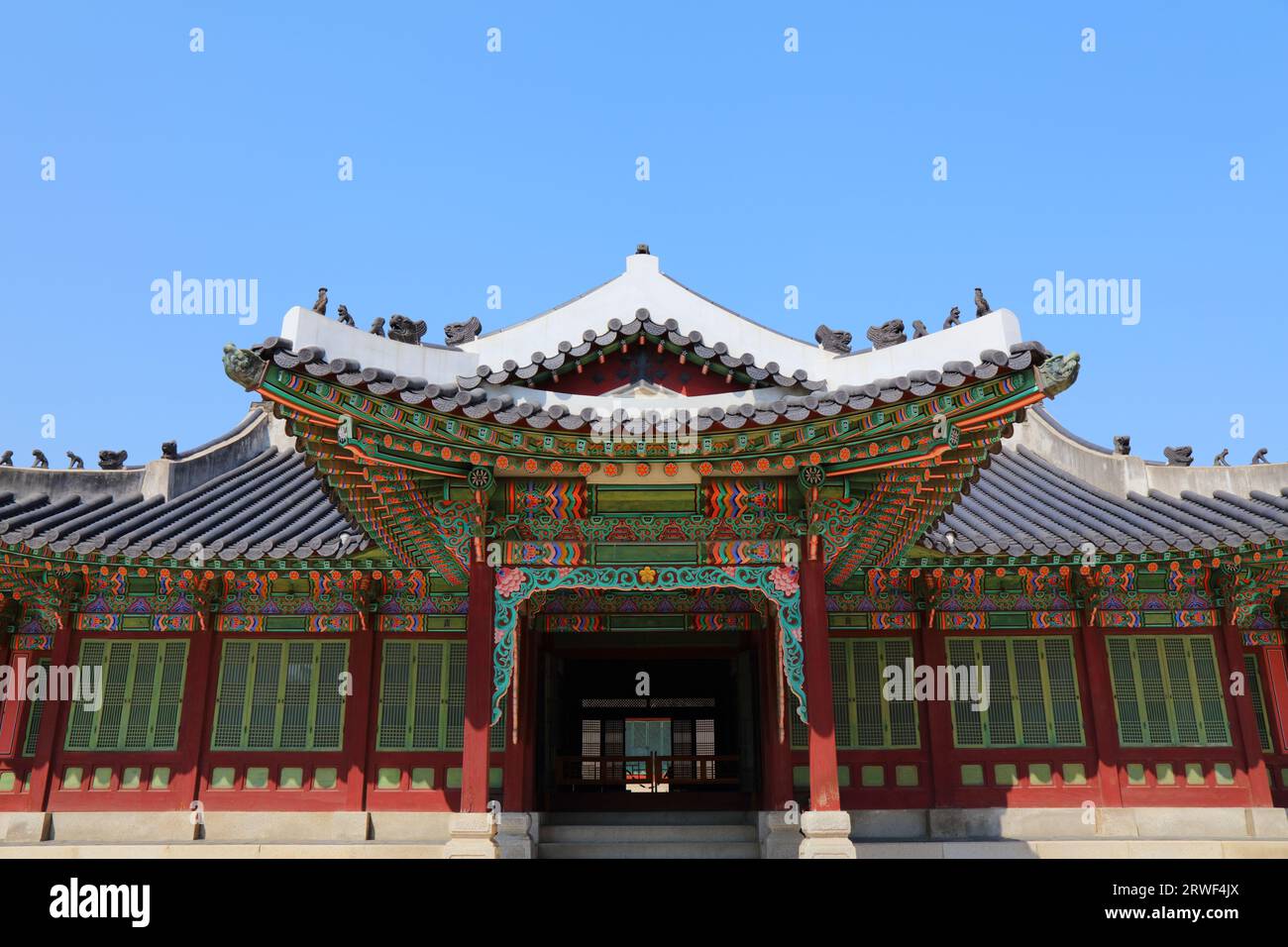 Punto di riferimento della città di Seul in Corea del Sud. Palazzo Changdeokgung, sito patrimonio dell'umanità dell'UNESCO. Foto Stock