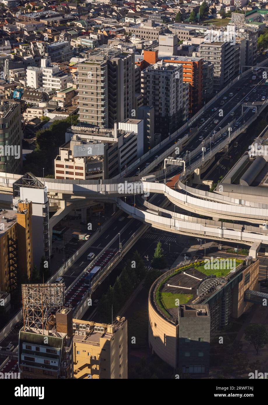 Vista aerea della città e delle autostrade, regione di Kanto, Tokyo, Giappone Foto Stock