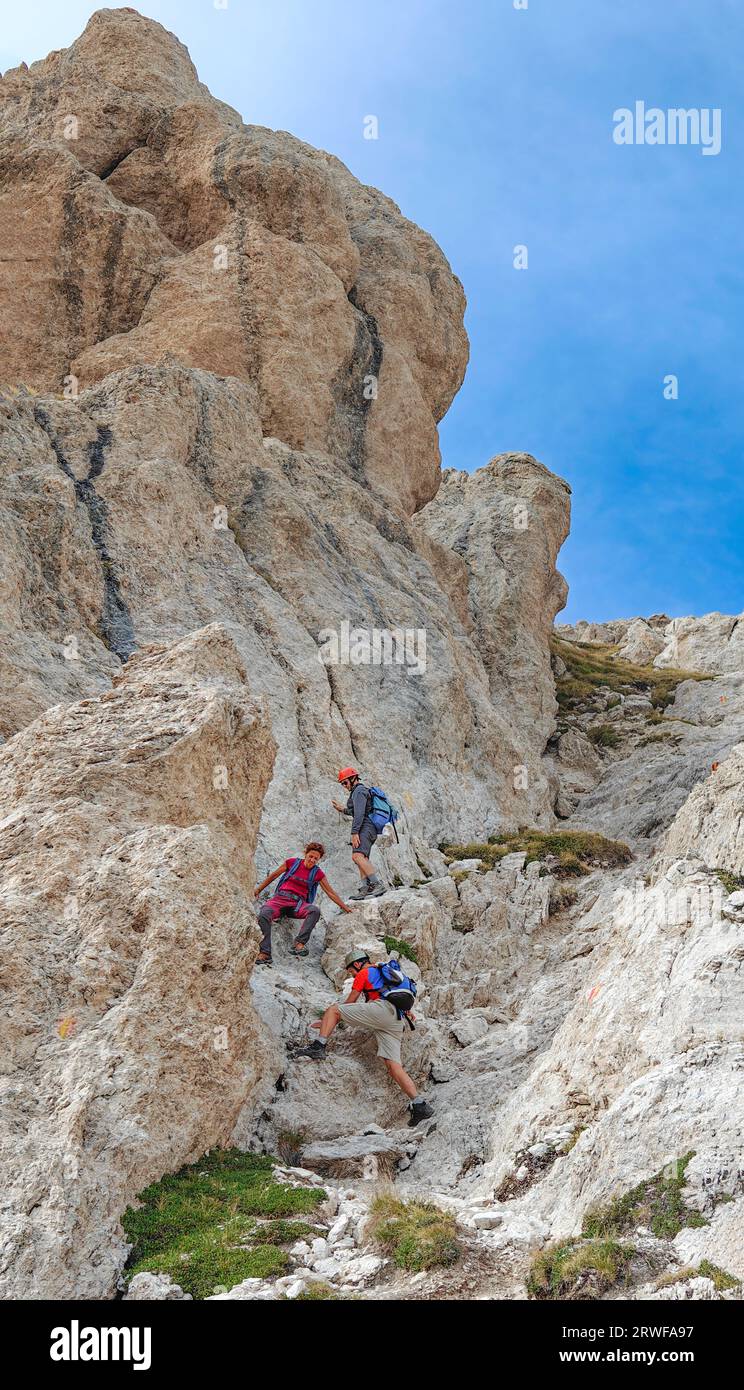 Monte Prena (Italia) - Un picco nella vetta della montagna chiamato Gran Sasso, Italia centrale, regione Abruzzo, con alpinisti in via Brancadoro e vie Cieri Foto Stock