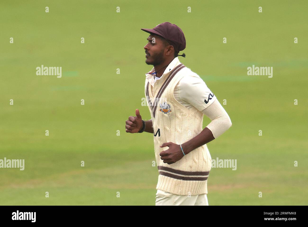 Londra, Regno Unito. 19 settembre 2023. Il Surrey's sai Sudharsan interpreta il Surrey affronta il Northamptonshire nel County Championship al Kia Oval, il primo giorno. Credito: David Rowe/Alamy Live News Foto Stock