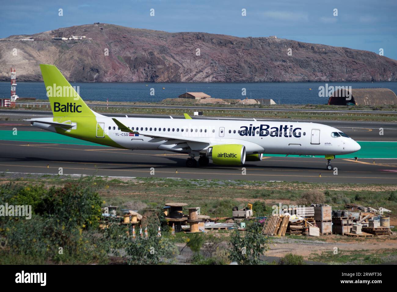 Airbus A220-300 de AirBaltic Foto Stock