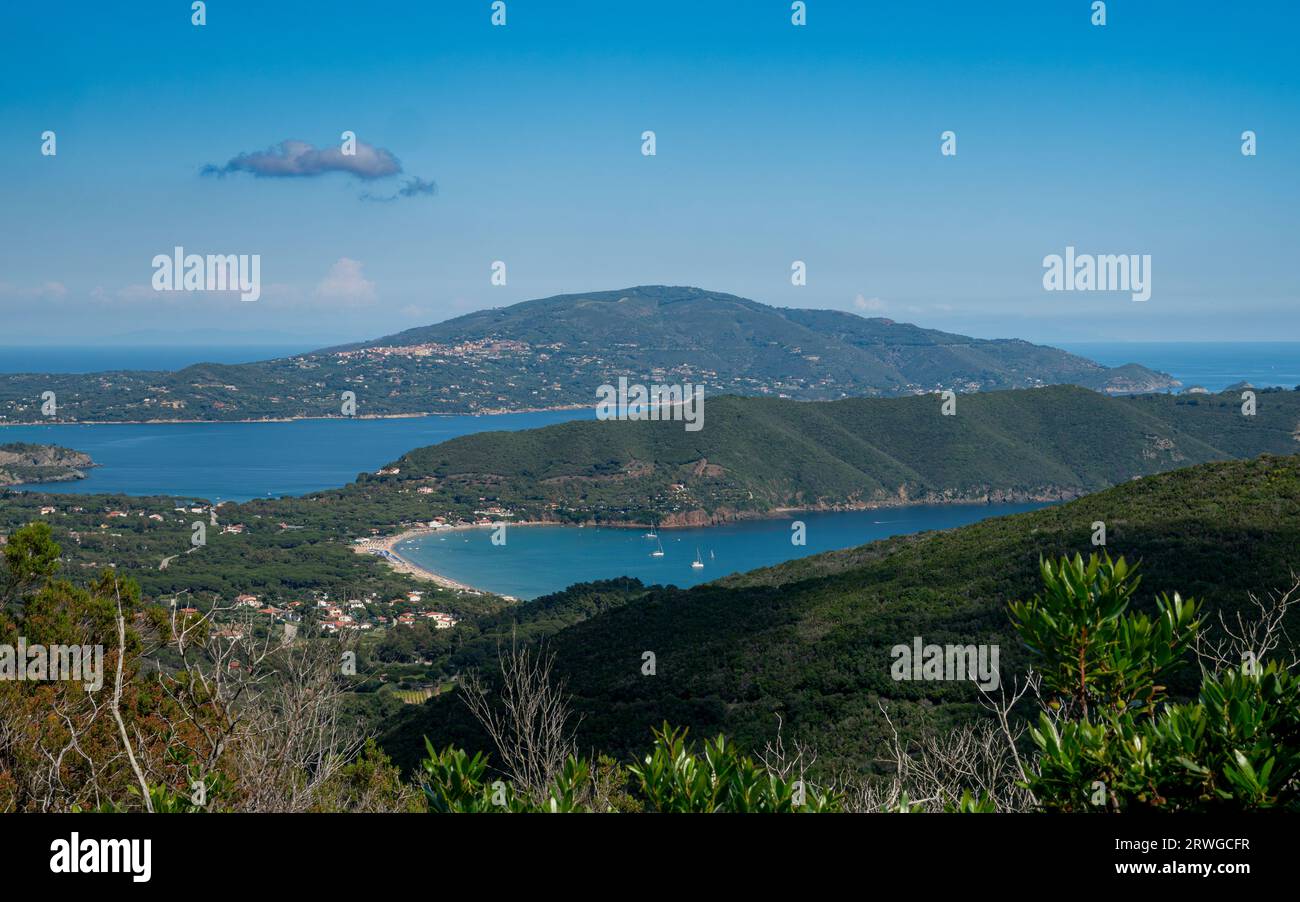 Vista panoramica su campo nell'Elba sull'Elba Foto Stock