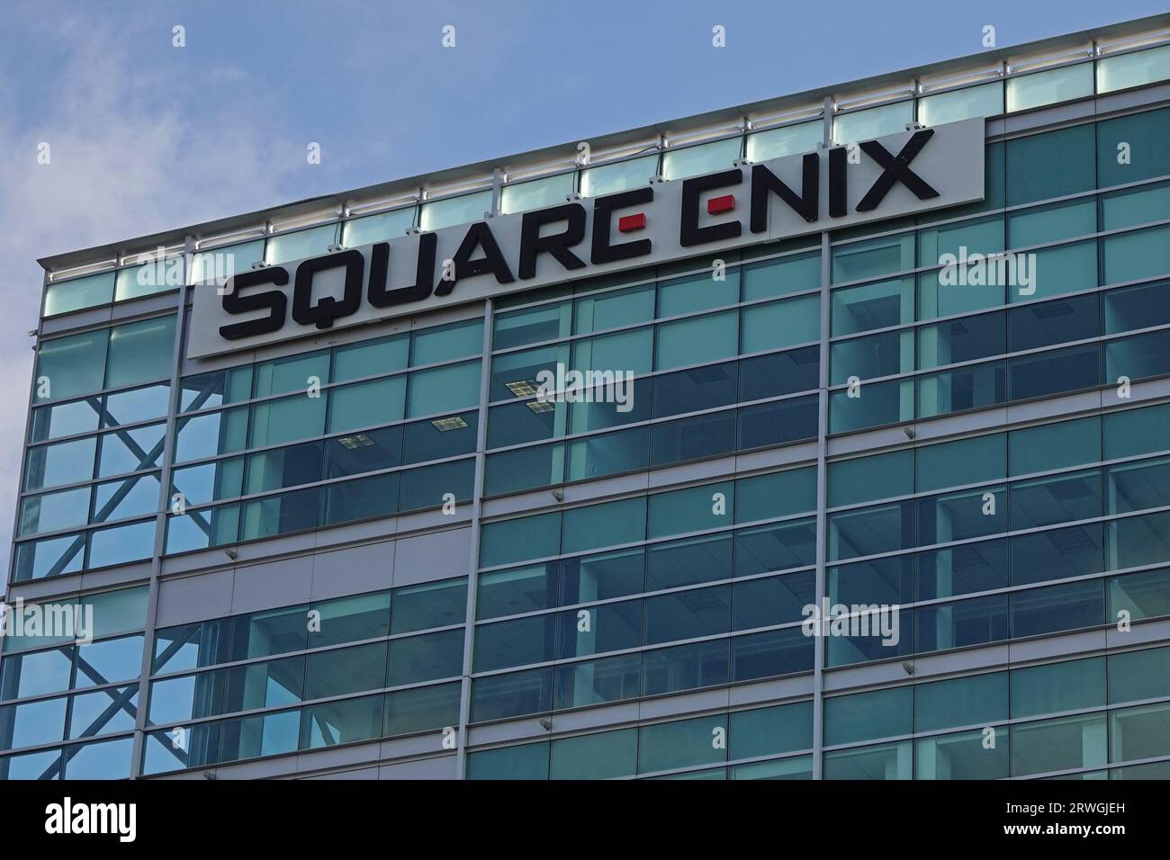 El Segundo, California, USA - 14 settembre 2023: Un logo per Square Enix, una società giapponese diversificata in varie imprese di intrattenimento. Foto Stock