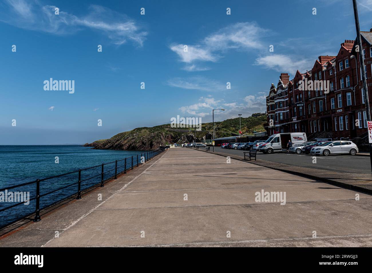 Fronte mare a Peel IOM affacciato sul mare irlandese Foto Stock