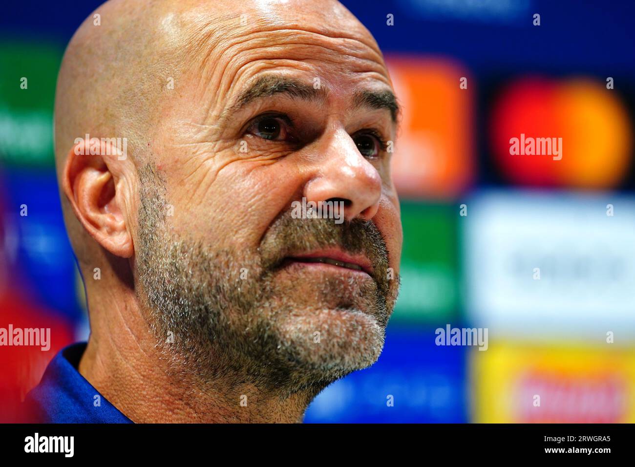 Peter Bosz, manager del PSV Eindhoven, durante una conferenza stampa all'Emirates Stadium di Londra. Data foto: Martedì 19 settembre 2023. Foto Stock